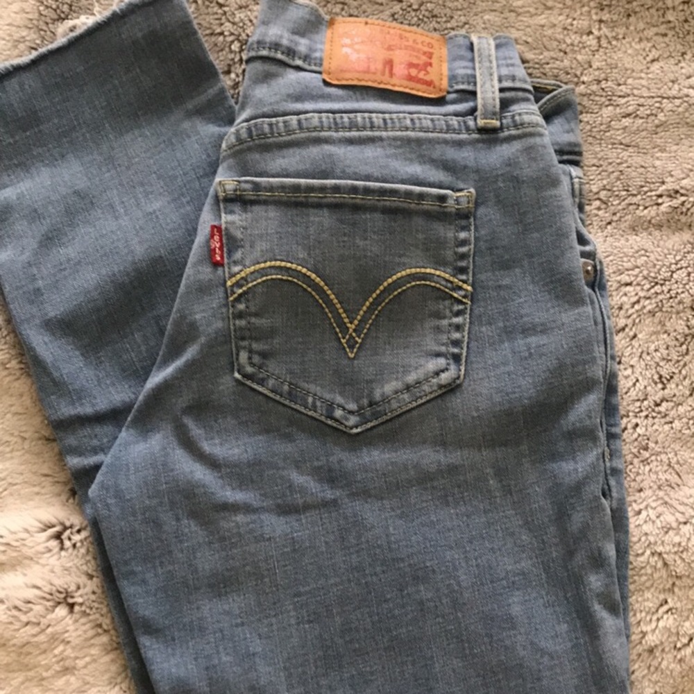 Levi’s 524 skinny ankle